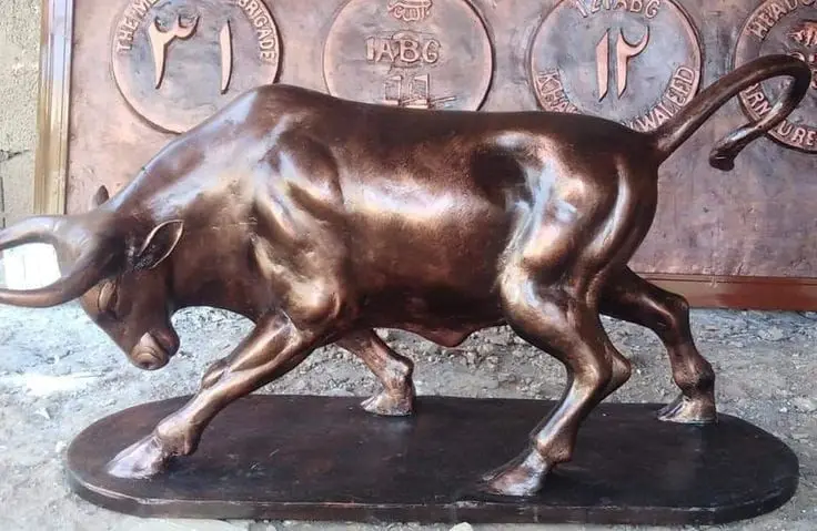 Bronze Bull Statue Trophy — photo 1