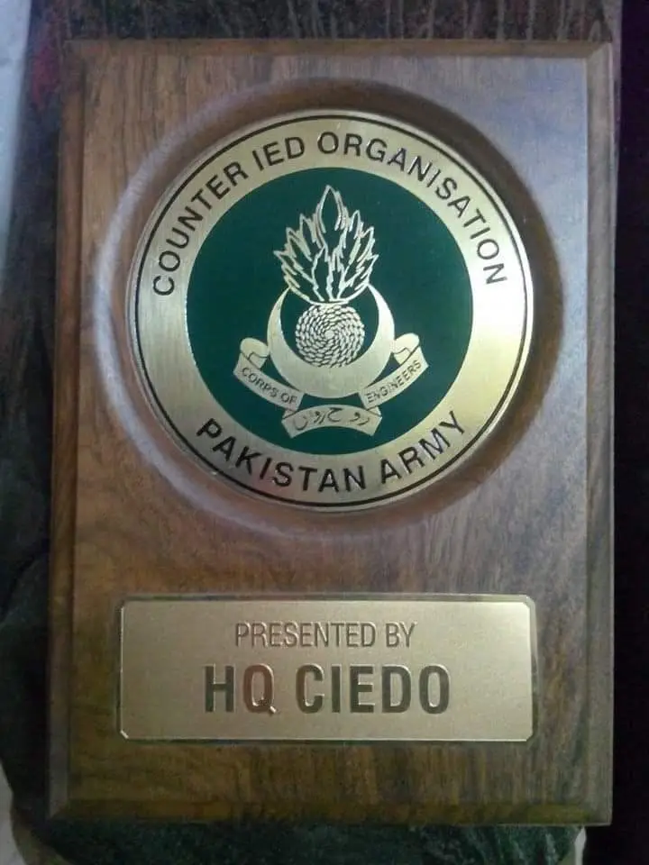 Wooden Plaque with Metal Crest Badge — photo 1
